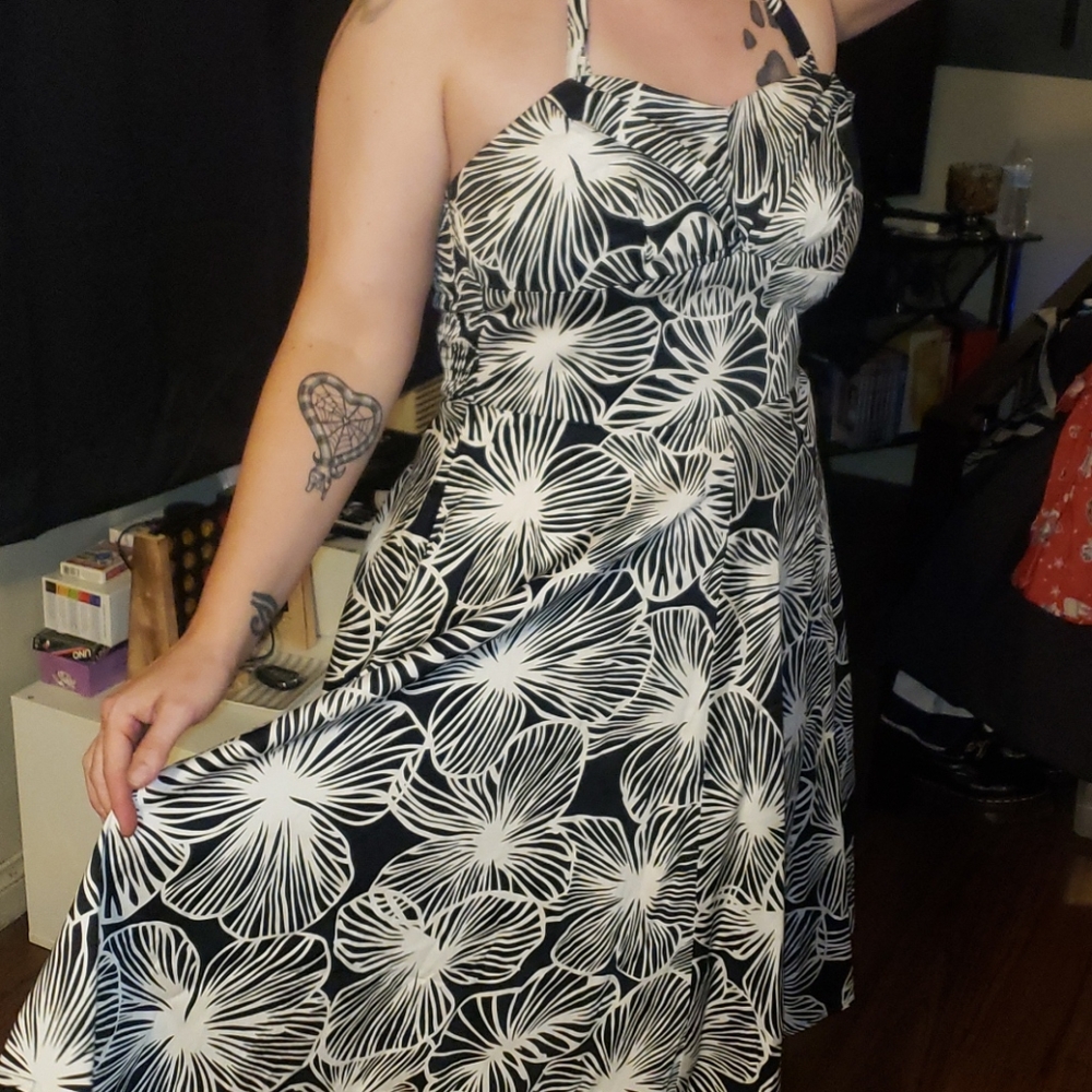 Large dress with lots of stretch, only worn once
